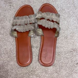 american eagle sandals